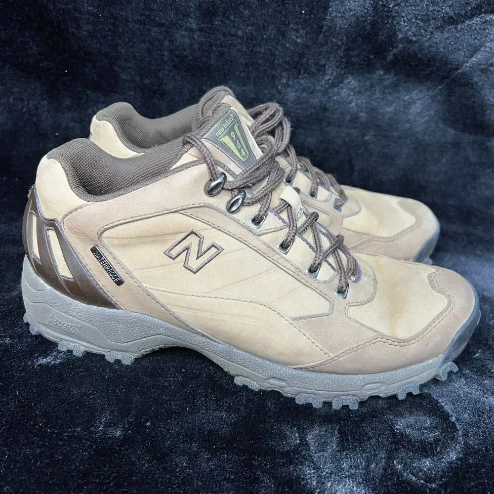 New Balance 964 WW964BR Womens 9.5 B Hiking Shoes Beige Leather Low Top‎ Sneaker